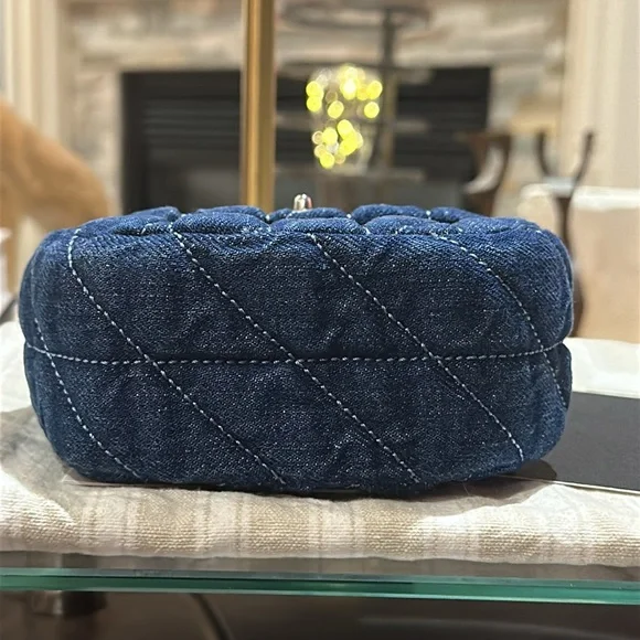 Authentic Coach Turnlock Card Case with Quilting & Silver-Toned Hardware, NWT - Picture 12 of 16